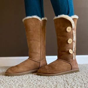 UGG Bailey Button Triplet Boot in Chestnut